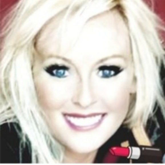 Meet your Posher, Sandra - Picture 1 of 1